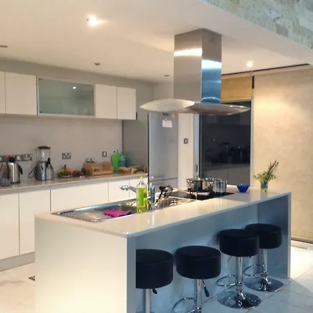 Deluxe Penthouse 3 Bedroom *
