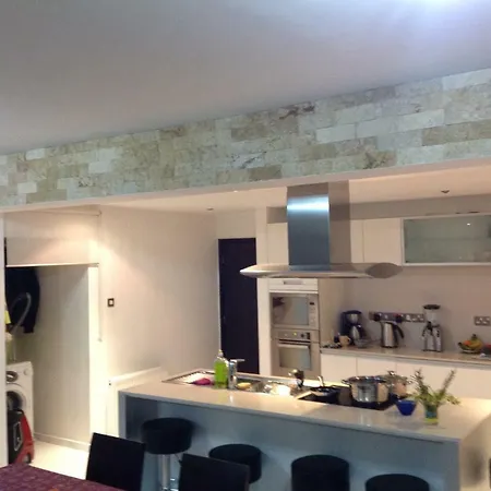 Deluxe Penthouse 3 Bedroom شقة *