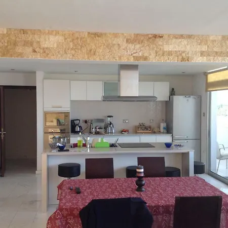 Deluxe Penthouse 3 Bedroom Апартаменты *