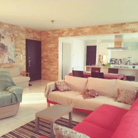 Deluxe Penthouse 3 Bedroom شقة *