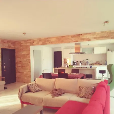 Deluxe Penthouse 3 Bedroom Ларнака